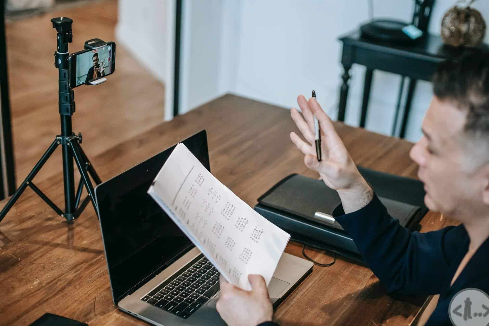 Mit Videos in 9 Schritten zum Abschluss